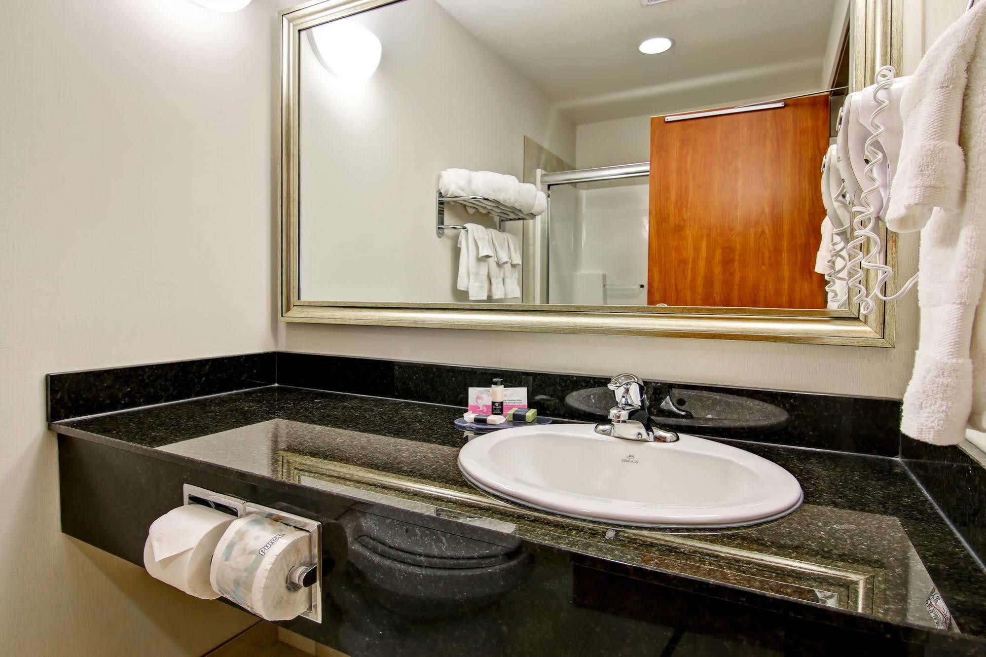 Canalta Hotel Tisdale Extérieur photo